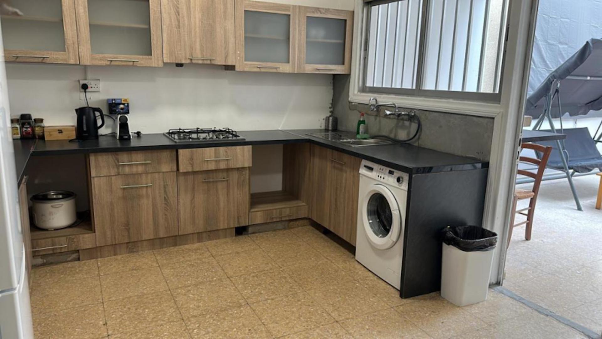 Unique City Hostel 100 Meters From Beach 拉纳卡 外观 照片
